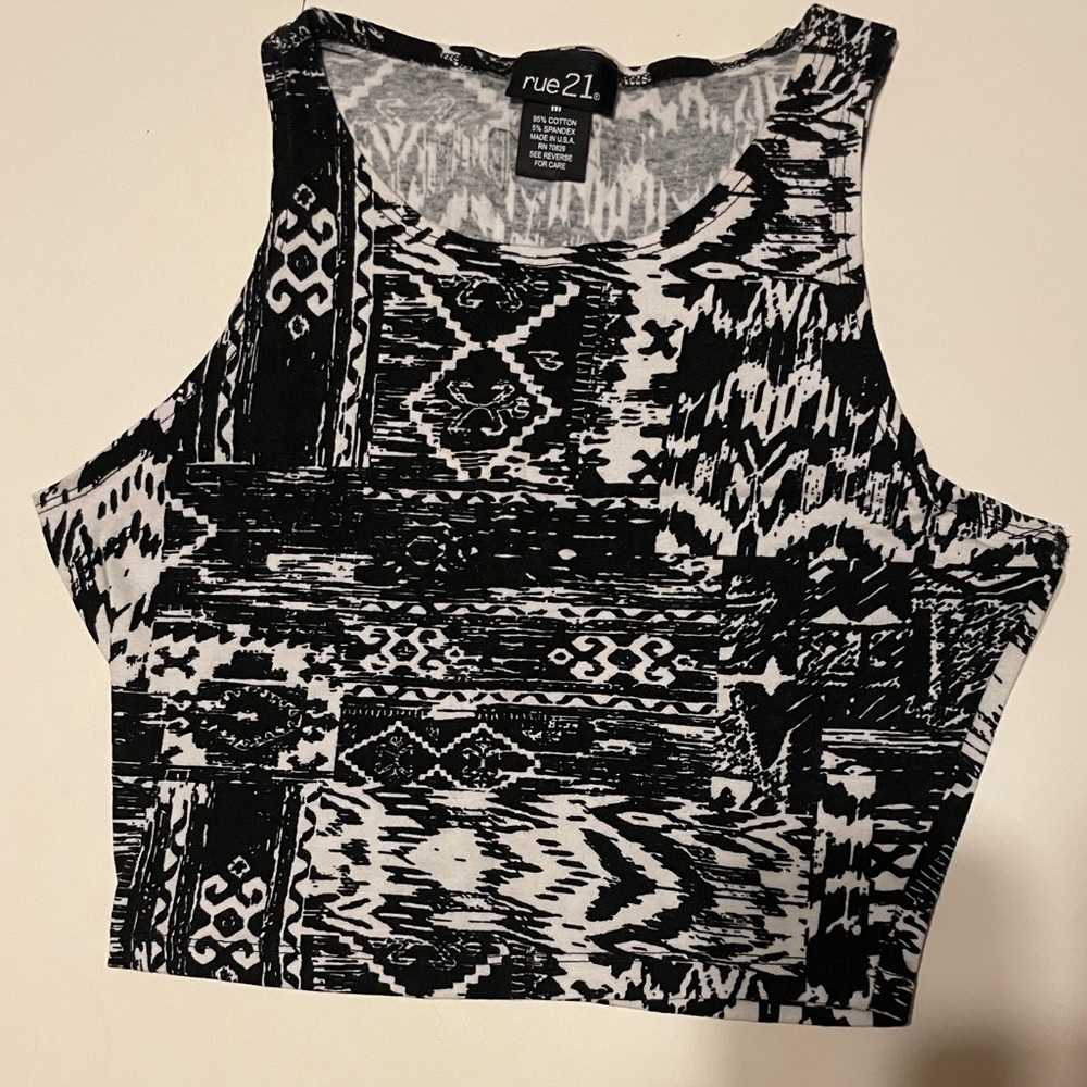 Rue21 Black and White Print Crop Top Size M